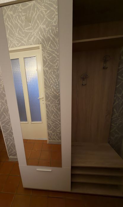 Антре шкаф с огледало – отлично състояние