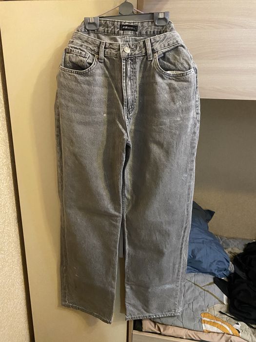 Джинсы, штаны и прочее.