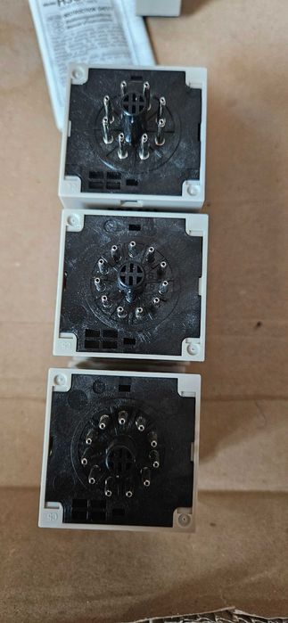 Controller temperatura, releu timp, automatizari - Omron