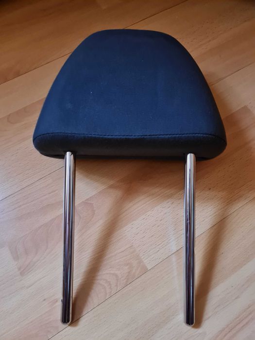 Tetiera VW Touran 2010-2015