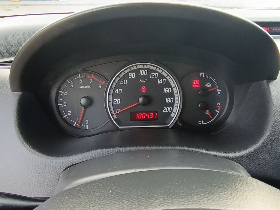 Vând Suzuki Swift 1,3i An fabricație 2008