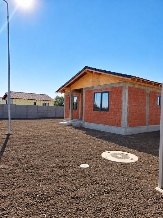 CASĂ NOUĂ INDIVIDUALĂ ÎN LEȘ  - 98,81 Mp construiți + 500 mp Teren