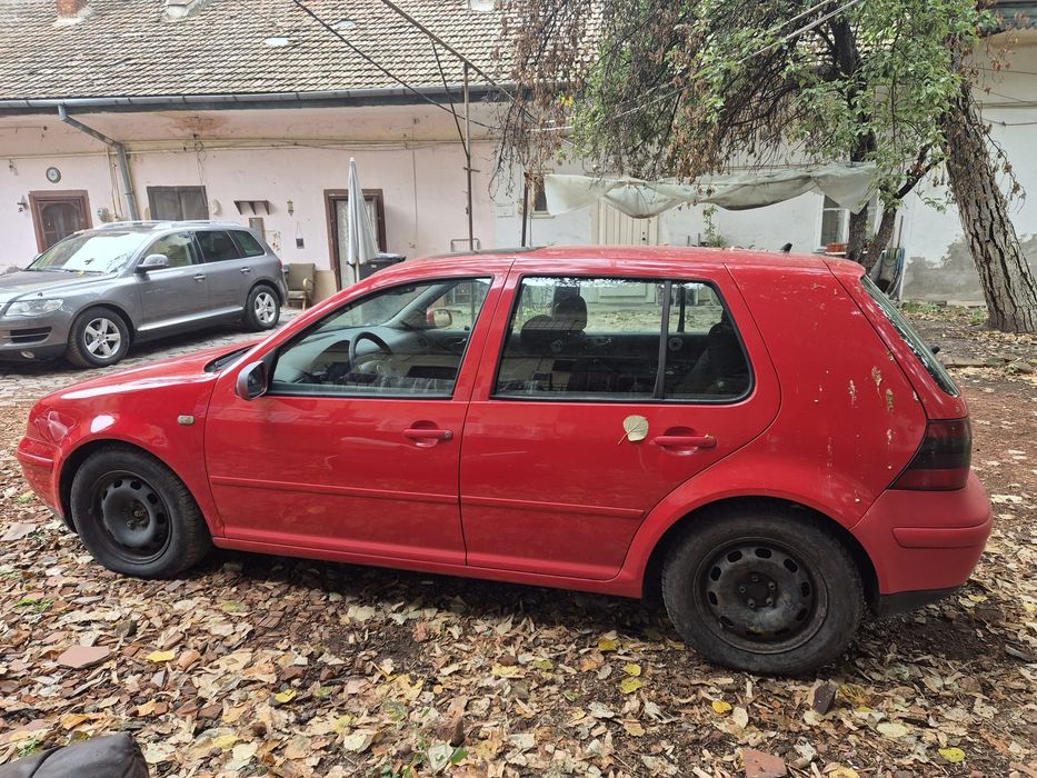 Dezmembrez Golf 4