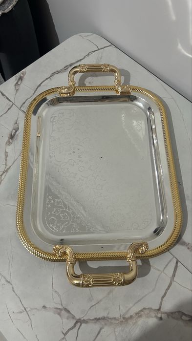 Поднос с золотистыми вставками