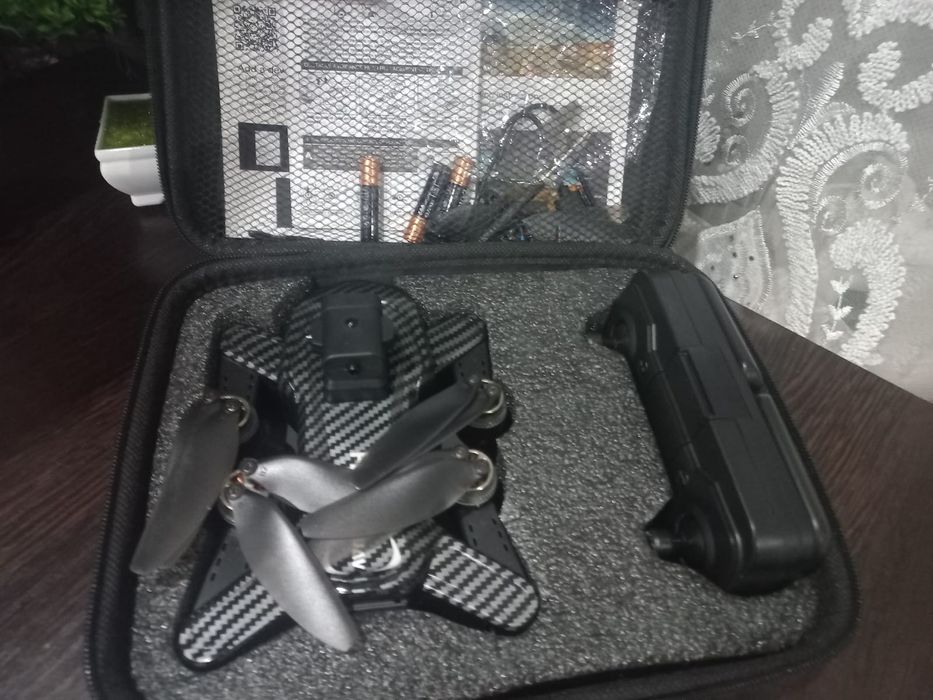 Квадрокоптер почти новый