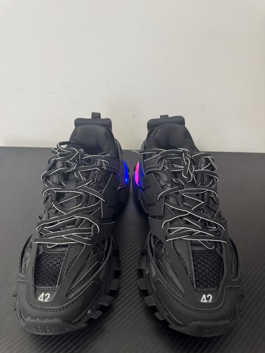balenciaga trak led black