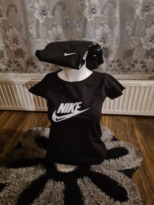 Compleuri dama Nike și Adidas!