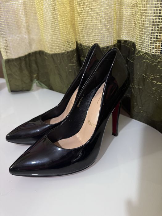 Отдам туфли в добрые руки))