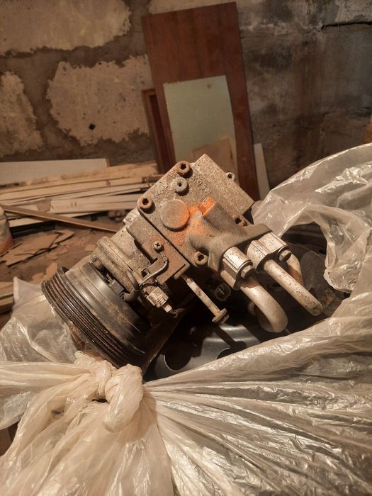 Компрессор кондицонера тайота 20