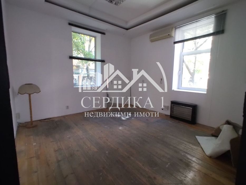 Дава се под наем Офис в София, Център - 140 кв.м за 1100 € - Снимка #2