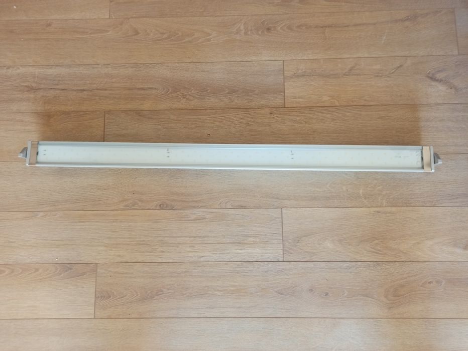 ЛЕД безжична лампа със сензор