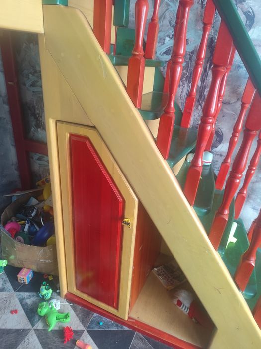 Кровать из настоящего дерева