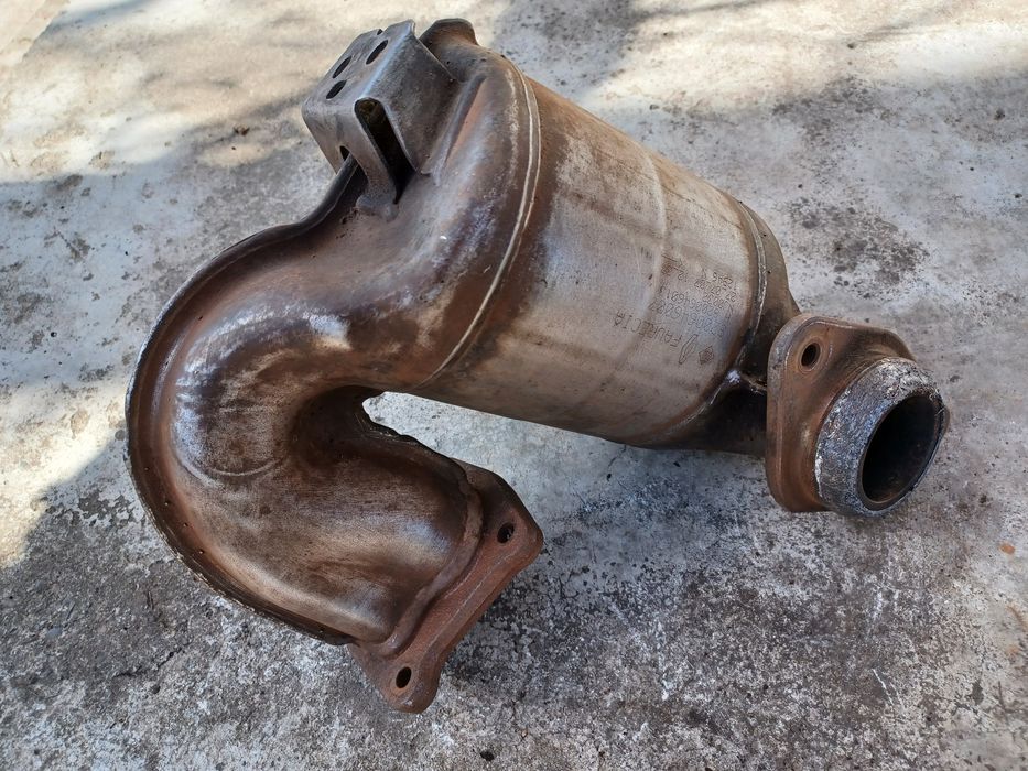 Catalizator 1.5 dci euro 4 gol pe dinauntru