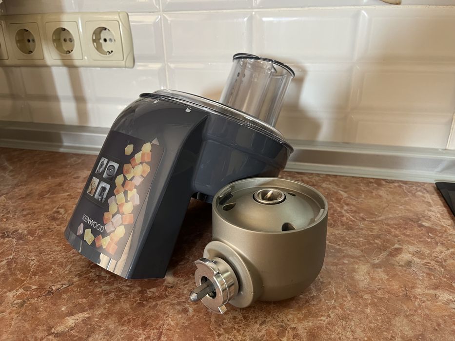 Планетарный миксер Kenwood Chef Sense