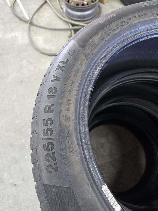 4 Броя Гуми 225/55/18 Continental 2x5,5mm 2x5mm