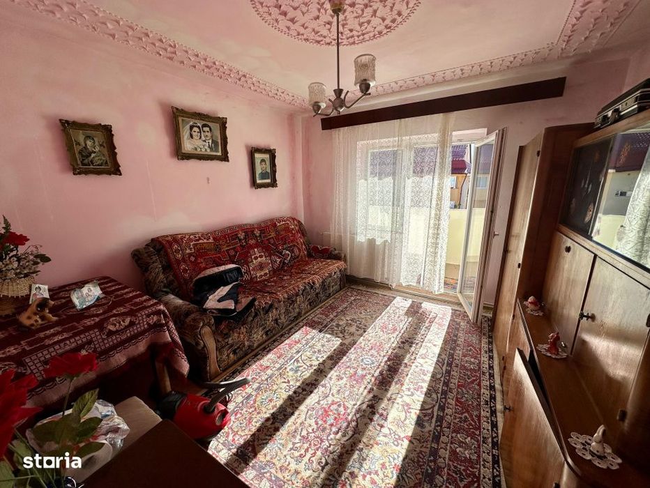 Apartament de 4 camere cartier 1 Mai .