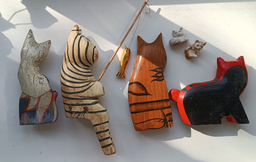 Деревянные фигурки котов одним лотом
