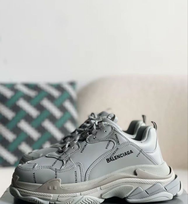 Balenciaga triple s