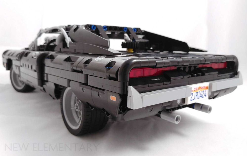 LEGO ORIGINAL Technic - Dom's Dodge Charger 42111 - 1077 piese