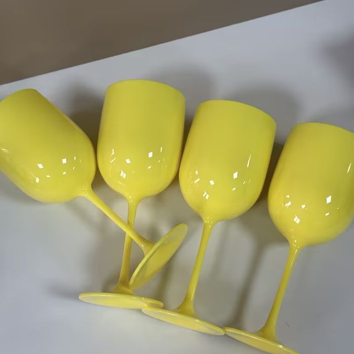 Pahare plastic vin , pretul este pe bucata