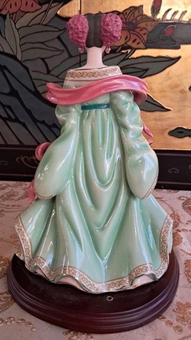 Порцеланова фигура Maiden of Fortune lena liu