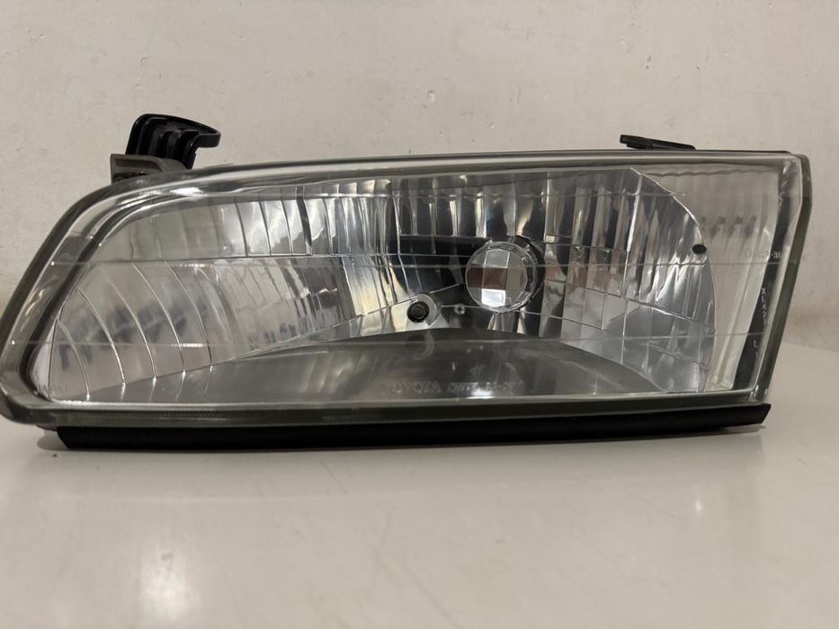 Фара Тойота Грация 20