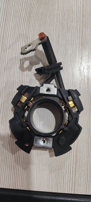 Щеткодержатель стартера Passat b3