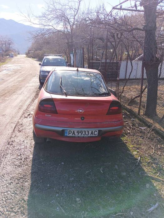 Автомобил Опел Тигра