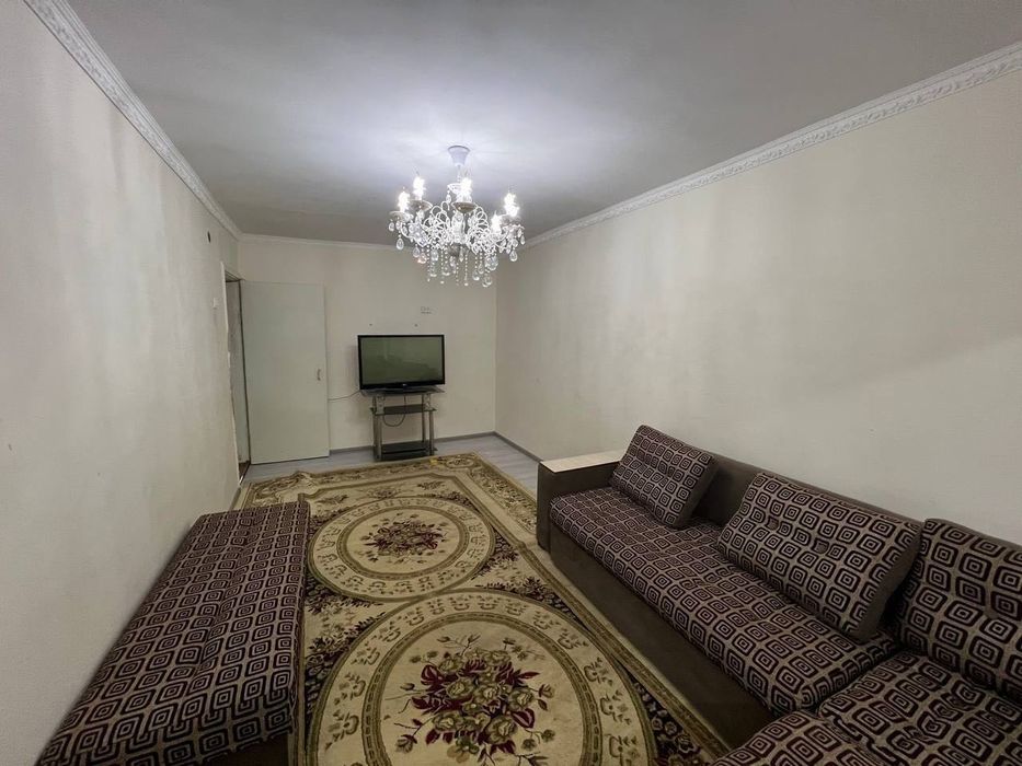 Сдается 3x комнатная квартира
C  обстановкой в горде Алмалыке