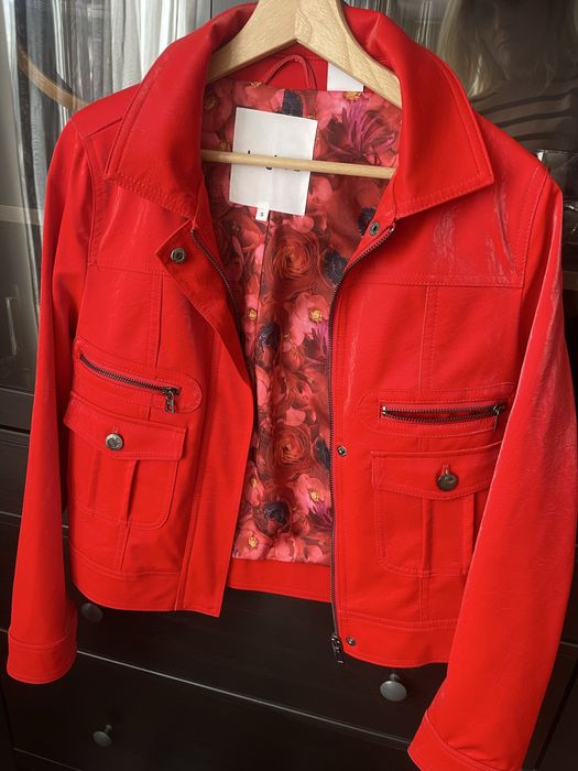 Яке , Desigual , почти  ново .