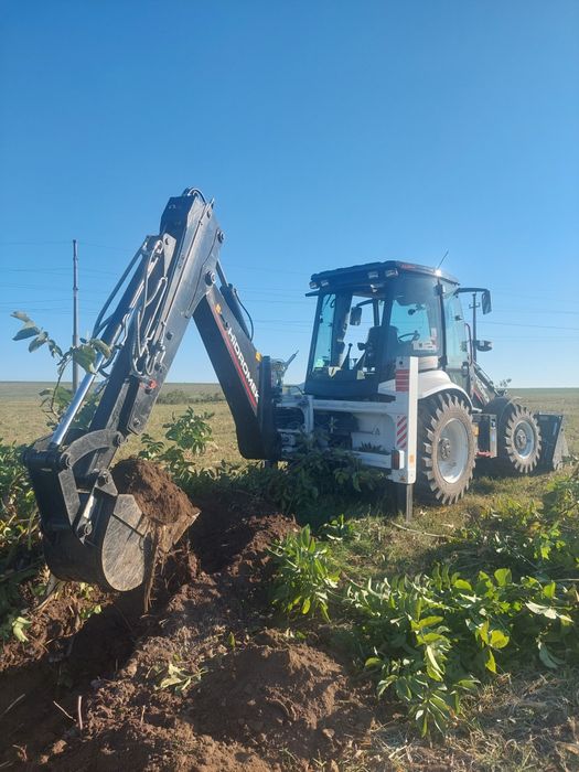 Închiriez buldoexcavator