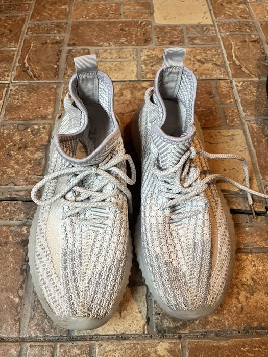 Продам женские кросовки