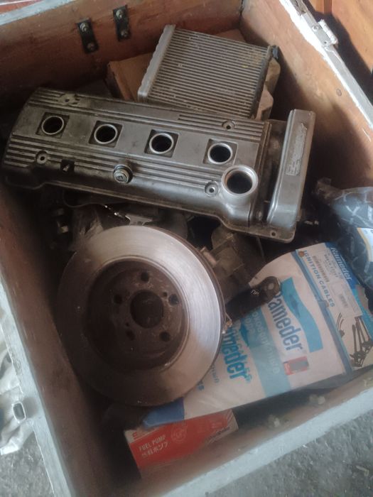 Запчаст на Тойота Карина е