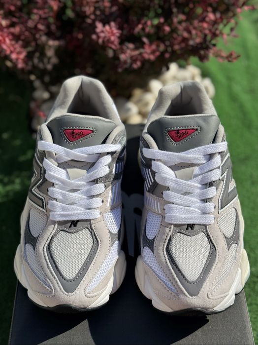 New balance 9060 gri/alb marimea 39 noi