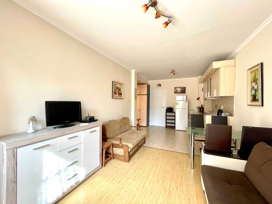 Продава се Двустаен апартамент в Поморие - 52 кв.м за 1000 €/кв.м - Снимка #1