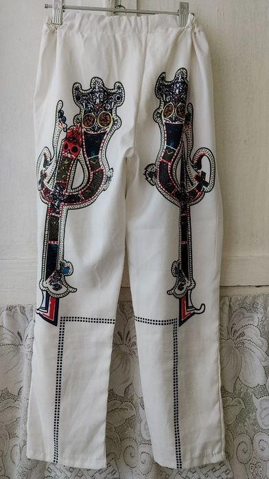 Белые  Уникальные женские брючки  на лето