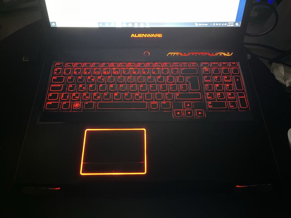Laptop Alienware m17x r3 Gaming 17.3" FHD i7-2760qm 8GB SSD 128GB HDD 1TB Win 10 GTX 560m