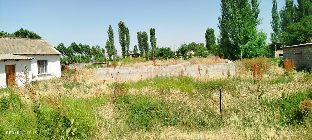 Uy sotiladi gaz svet suv xammasi bor