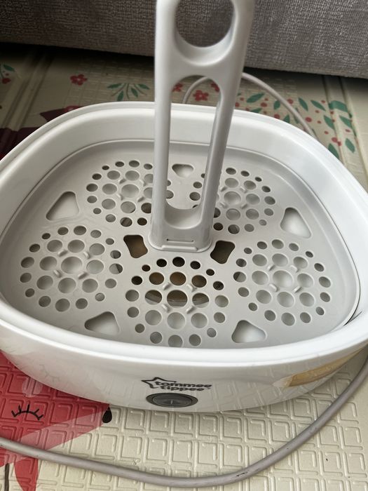 Електрически стерилизатор Tommee Tippee