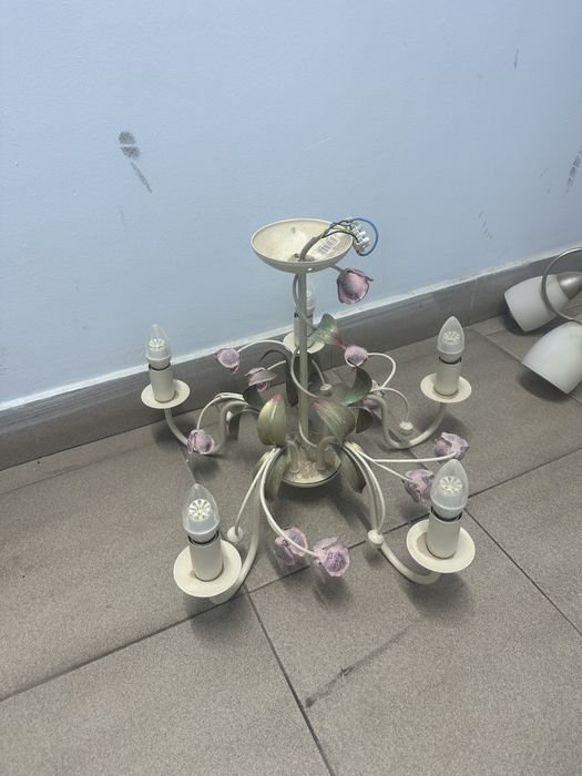 Люстры в зал или спальную