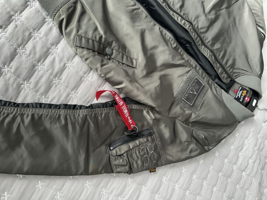 Alpha Industries преходно яке