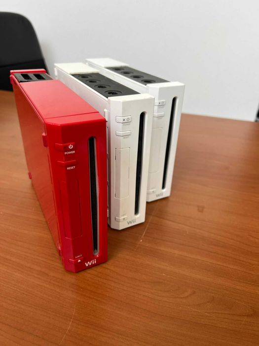 3 x Nintendo Wii console functionale – alb + rosu – testate