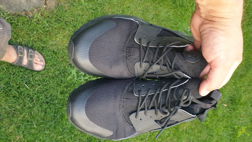 Adidasi barbati 44 Nike hurache dar sunt 44