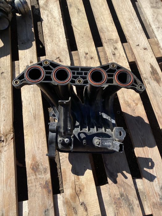 Всмукателен колектор за ситроен/ пежо 1.4 бензин 8 клапана