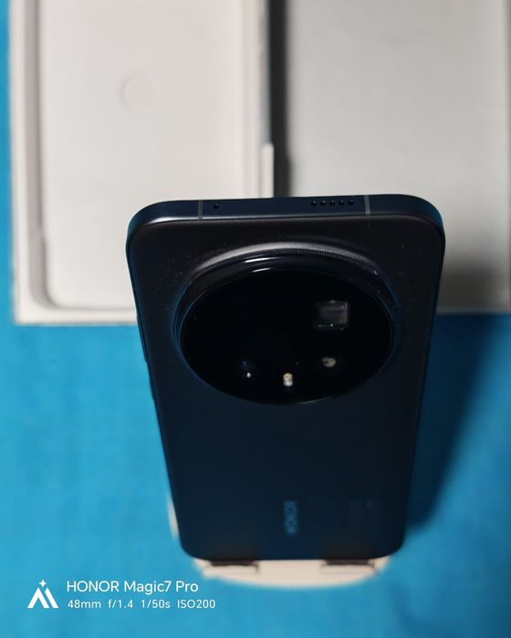 Чисто нов Honor Megic 8 Pro  12/512.gb.Валидна гаранция 24 месеца -А1.