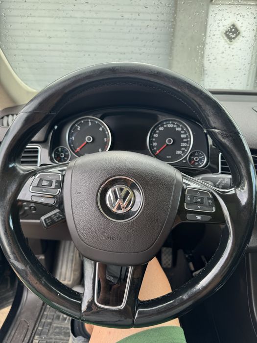 VOLKSWAGEN Touareg 2011 — imagine 4