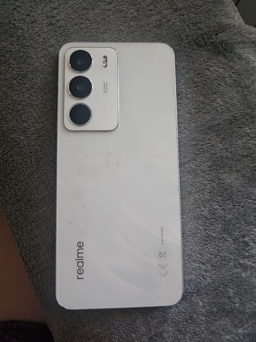Продаеться срочно realmi 256g/8g