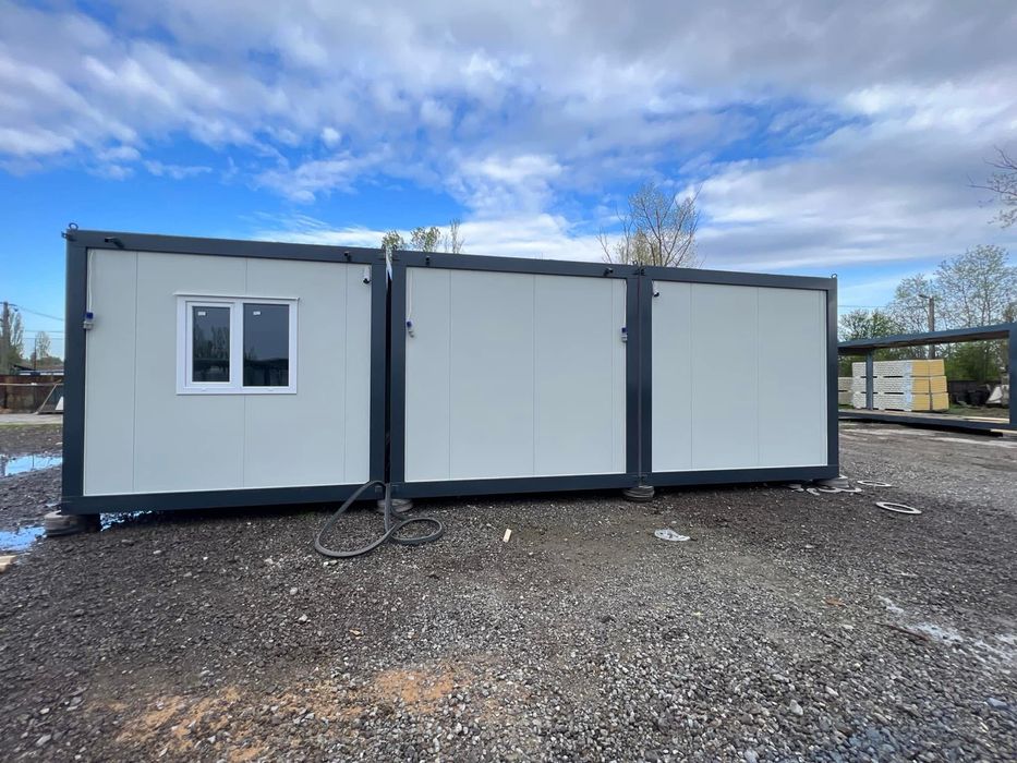 Containere modulare pentru santier cu baie grup sanitar