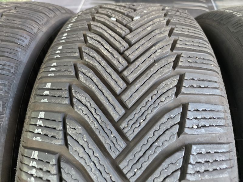 225/50/17 MICHELIN 4бр