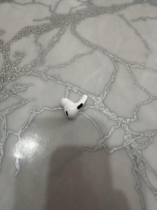 Правый наушник airpods pro 2